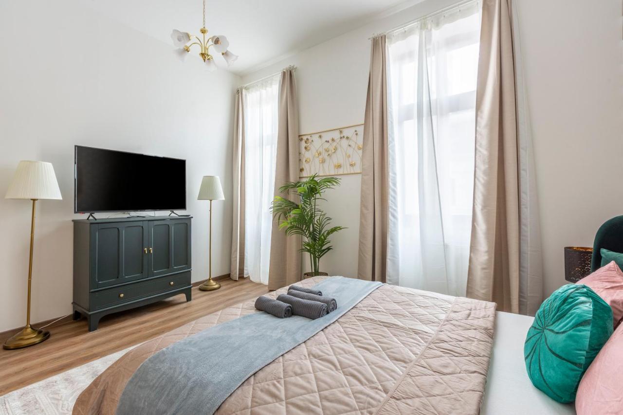 Explore Budapest From A Luxurious Cozy Apartment エクステリア 写真