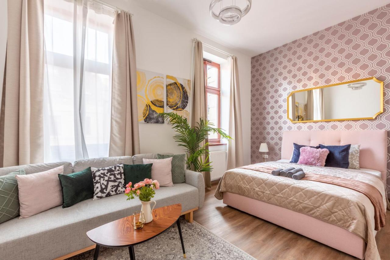 Explore Budapest From A Luxurious Cozy Apartment エクステリア 写真