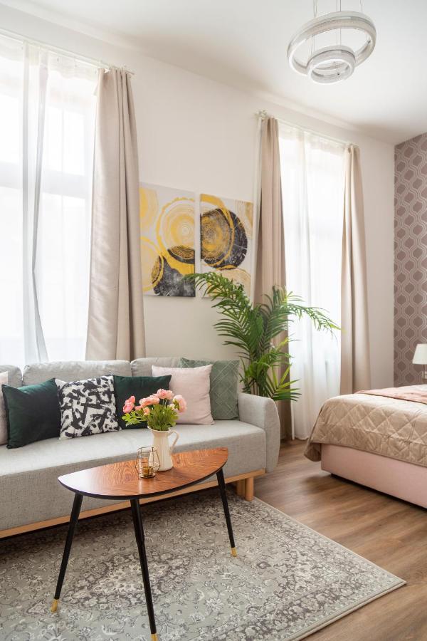 Explore Budapest From A Luxurious Cozy Apartment エクステリア 写真